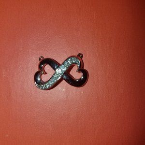 White gold Diamond and heart pendant